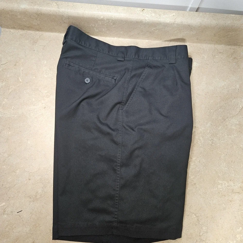 Under Armour Performance Shorts Mens 34R Black Golf Chino Flat Front Lightweight
